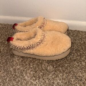 UGG Cream Slippers with Red Details